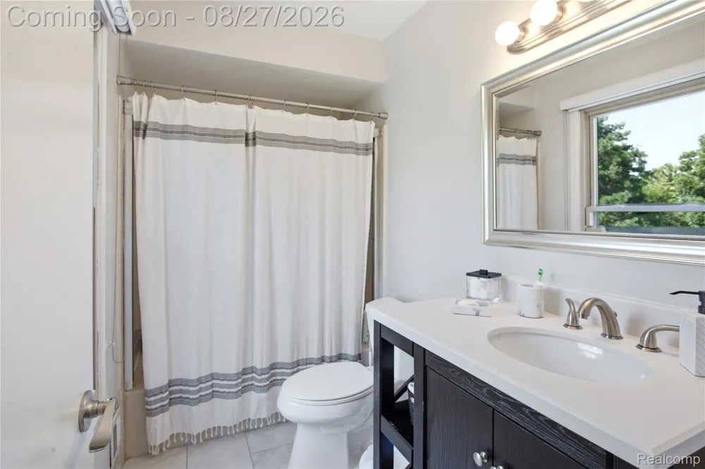 6306 Aspen Ridge Boulevard West Bloomfield Charter Township, MI 48322