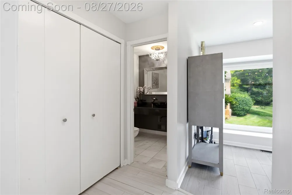 6306 Aspen Ridge Boulevard West Bloomfield Charter Township, MI 48322