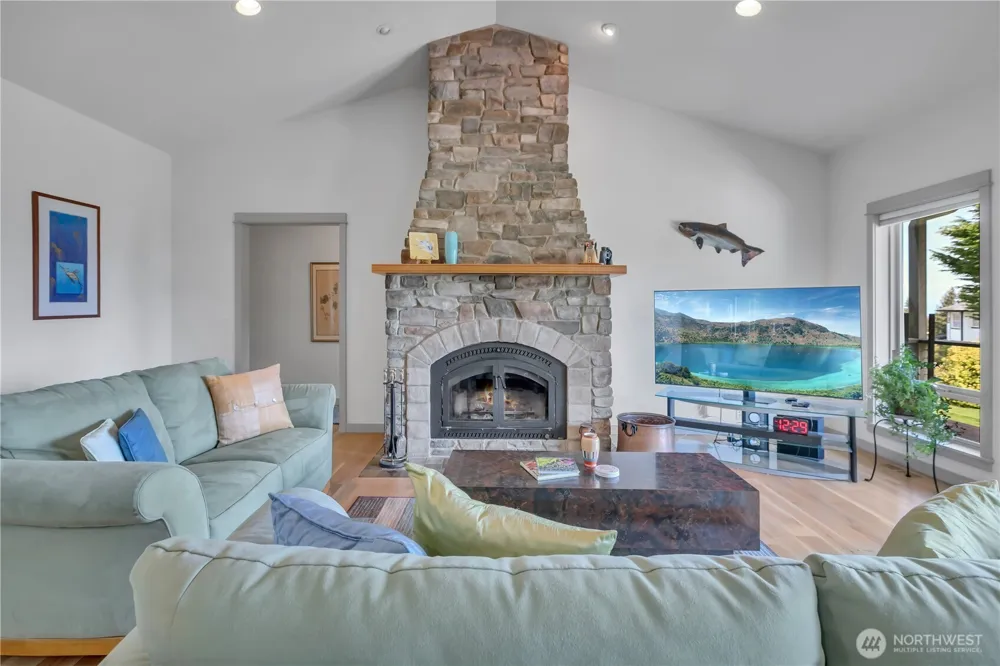 23506 Seatter Road NE Kingston, WA 98346