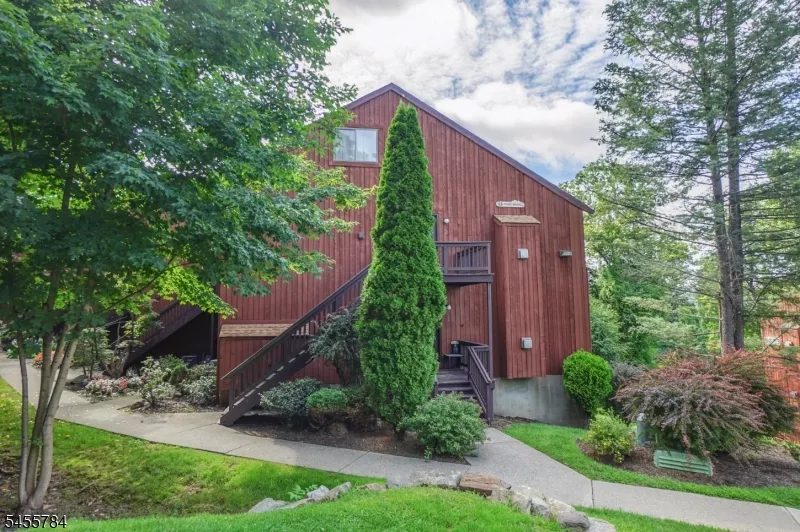 1 Port Royal Dr unit 2 #2 Unit 2 Vernon, NJ 07462