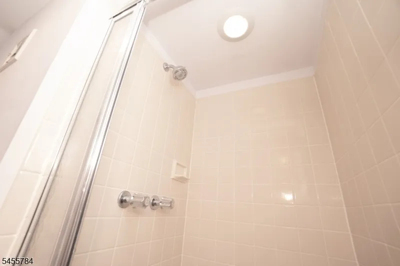 1 Port Royal Dr unit 2 #2 Unit 2 Vernon, NJ 07462