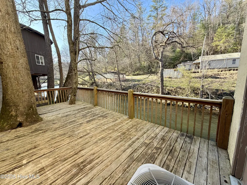 44 Tapoco Road Robbinsville, NC 28771