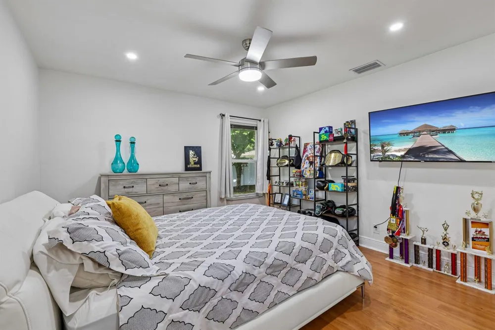 2075 SW 72ND AVENUE Davie, FL 33317