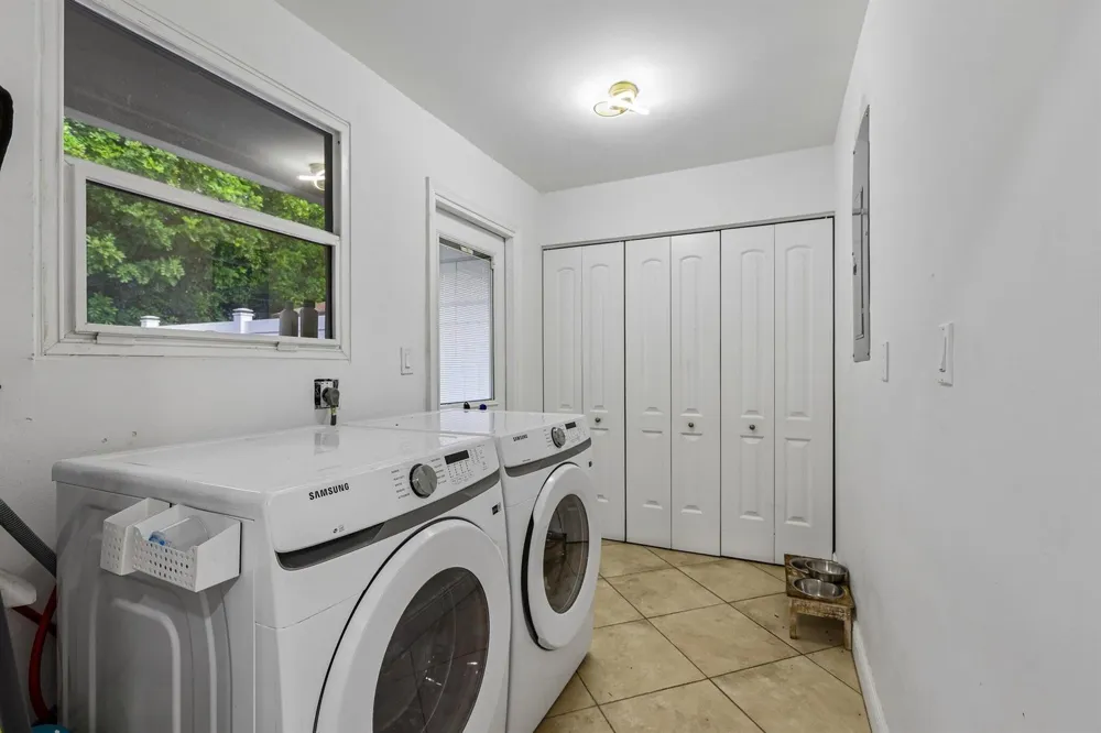 2075 SW 72ND AVENUE Davie, FL 33317