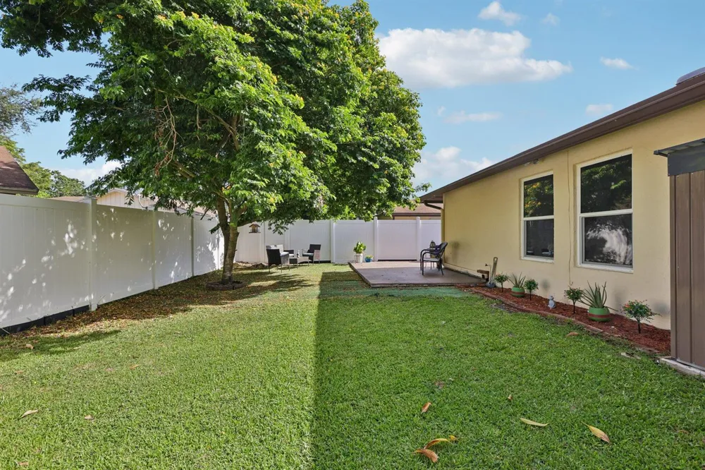 2075 SW 72ND AVENUE Davie, FL 33317