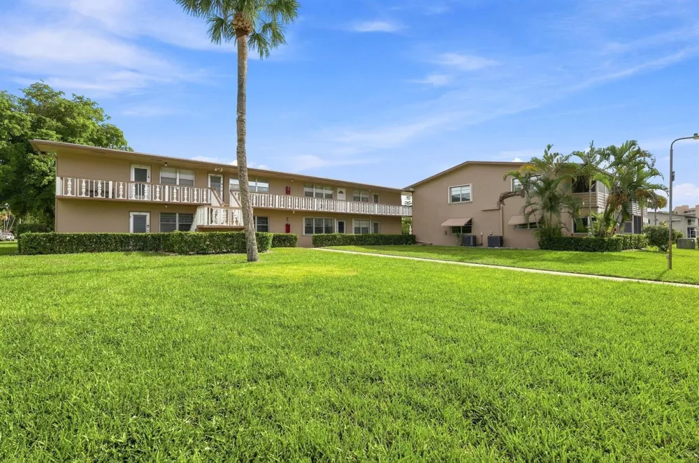 98 Norwich E West Palm Beach, FL 33417