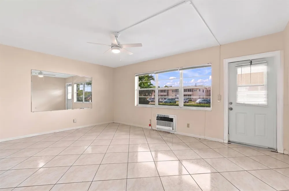 98 Norwich E West Palm Beach, FL 33417