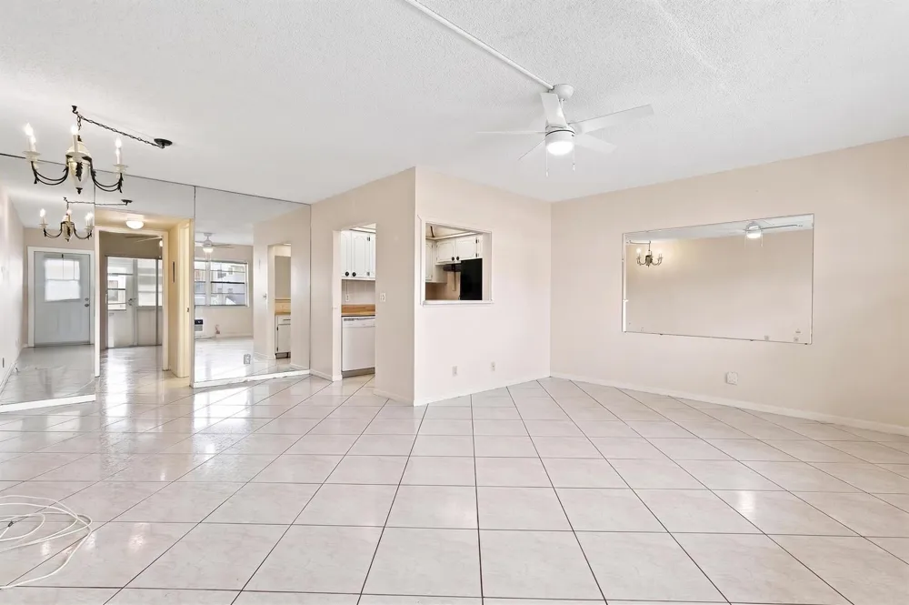 98 Norwich E West Palm Beach, FL 33417