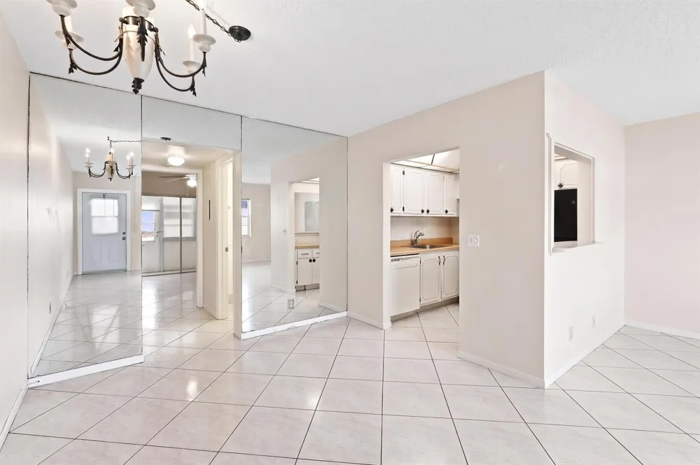 98 Norwich E West Palm Beach, FL 33417