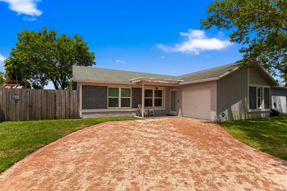 8621 NW 3RD STREET Pembroke Pines, FL 33024