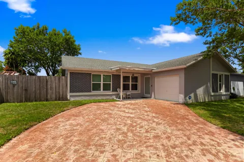8621 NW 3RD STREET
