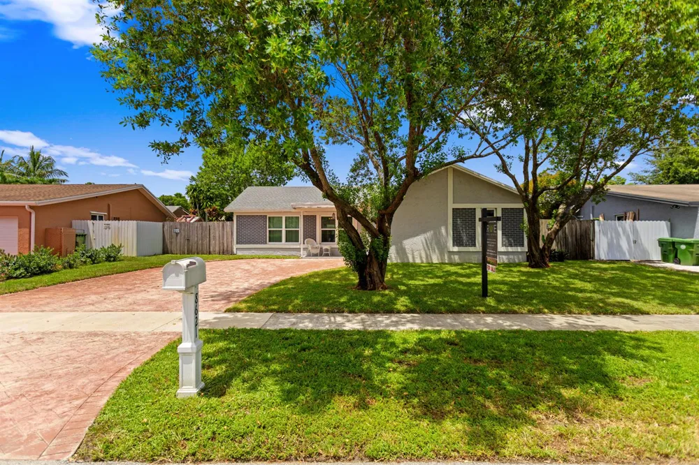 8621 NW 3RD STREET Pembroke Pines, FL 33024