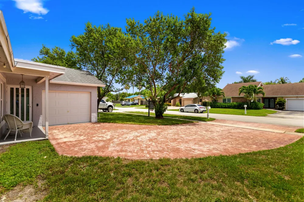 8621 NW 3RD STREET Pembroke Pines, FL 33024