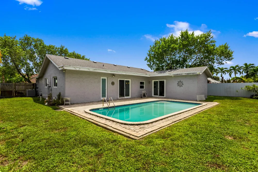 8621 NW 3RD STREET Pembroke Pines, FL 33024