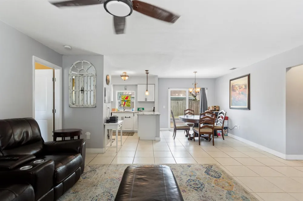 8621 NW 3RD STREET Pembroke Pines, FL 33024