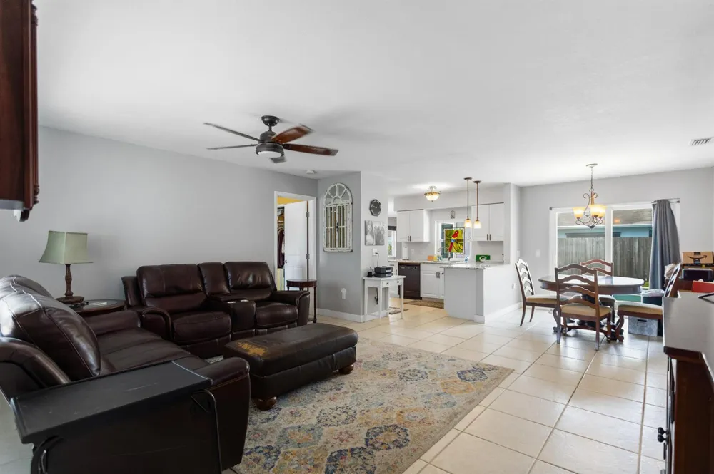 8621 NW 3RD STREET Pembroke Pines, FL 33024