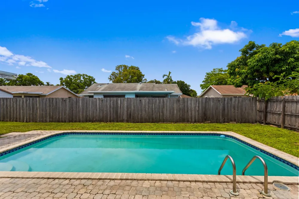 8621 NW 3RD STREET Pembroke Pines, FL 33024