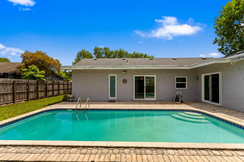 8621 NW 3RD STREET Pembroke Pines, FL 33024