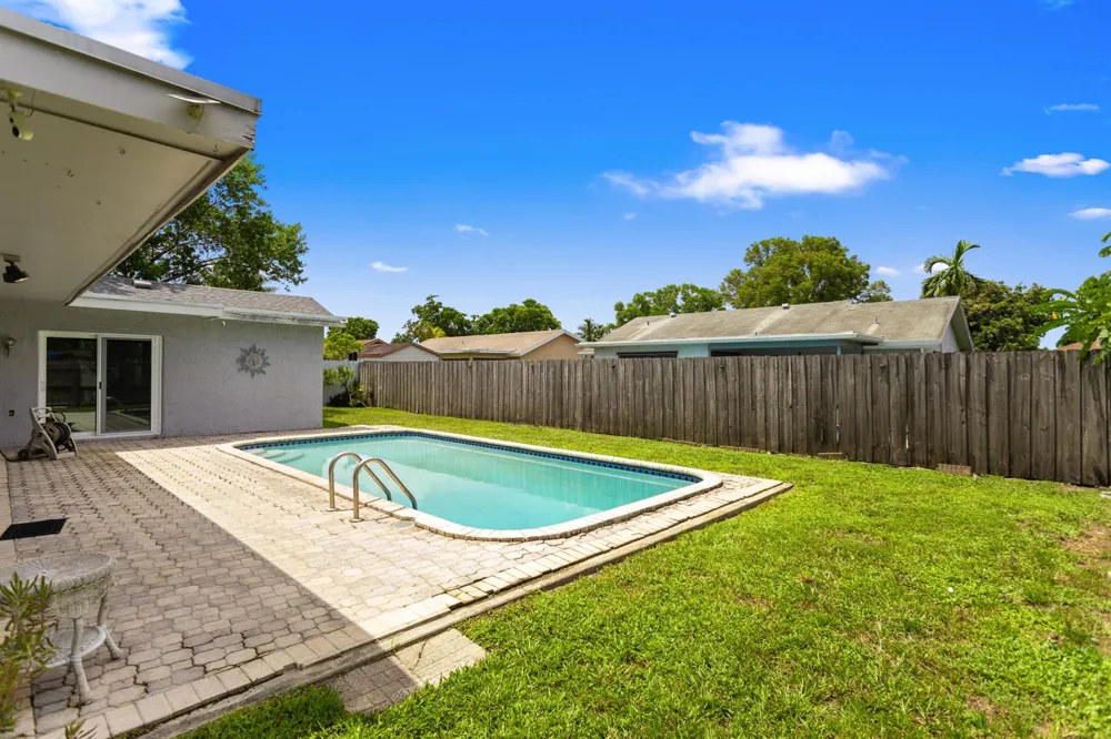 8621 NW 3RD STREET Pembroke Pines, FL 33024