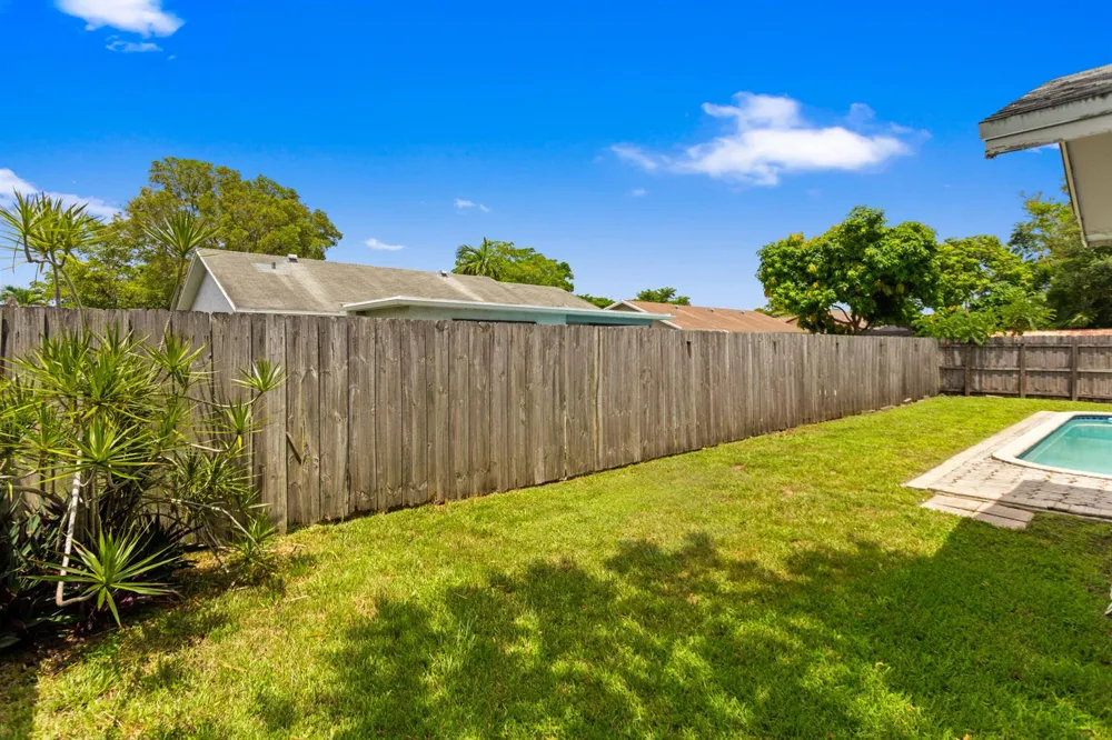 8621 NW 3RD STREET Pembroke Pines, FL 33024