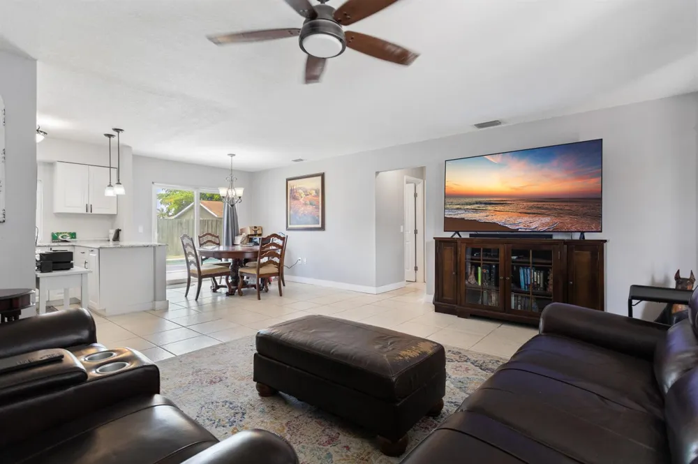 8621 NW 3RD STREET Pembroke Pines, FL 33024