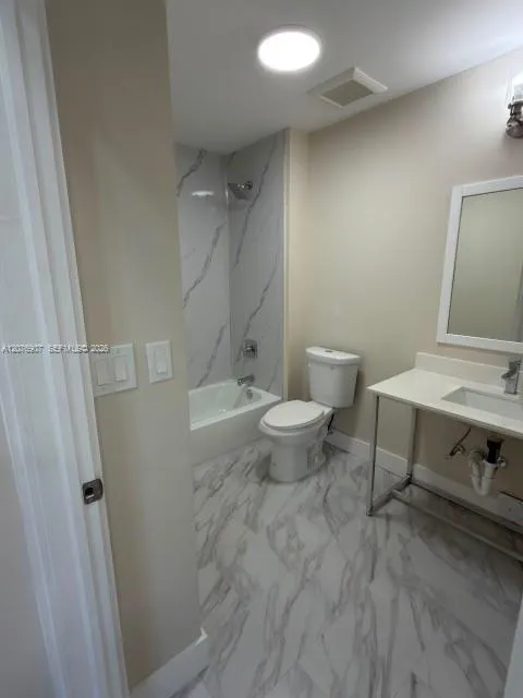 17020 SW 104th Ave #202 Miami, FL 33157