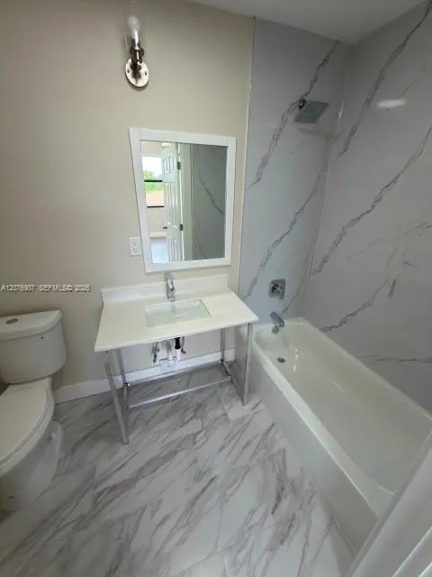 17020 SW 104th Ave #202 Miami, FL 33157