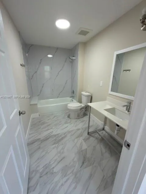 17020 SW 104th Ave #202 Miami, FL 33157