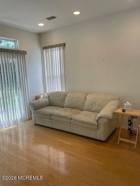 28 Spring Meadow Drive Lakewood, NJ 08701