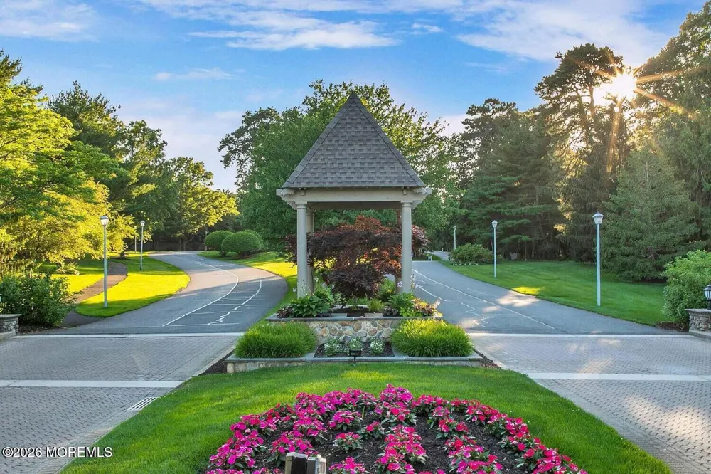 28 Spring Meadow Drive Lakewood, NJ 08701