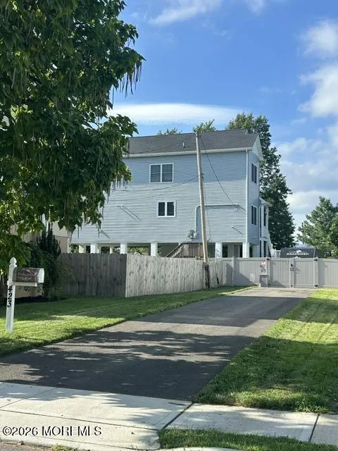 423 Prospect Avenue Union Beach, NJ 07735