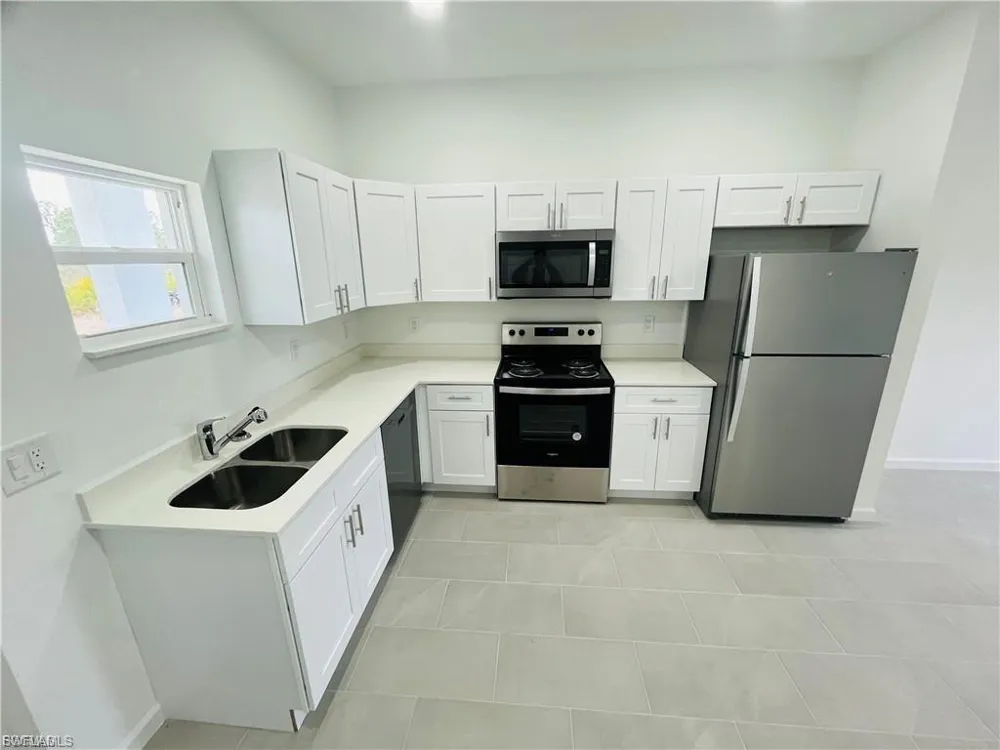 4214 E 30th Street Alva, FL 33920