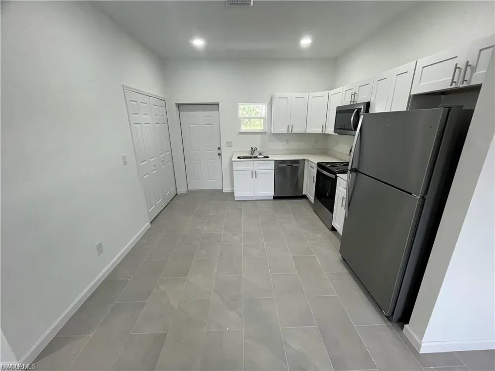 4214 E 30th Street Alva, FL 33920