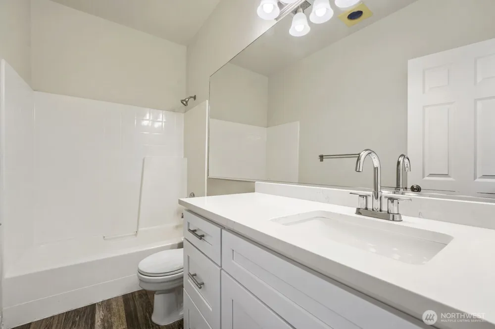 1800 NE 40th Street #F3 Renton, WA 98056
