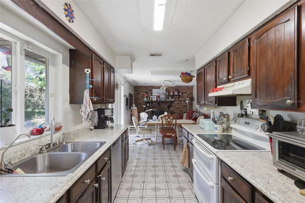 1480 GAUDREY STREET Deland, FL 32720