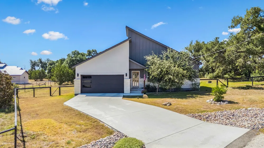 103 Hans Bell Blanco, TX 78606