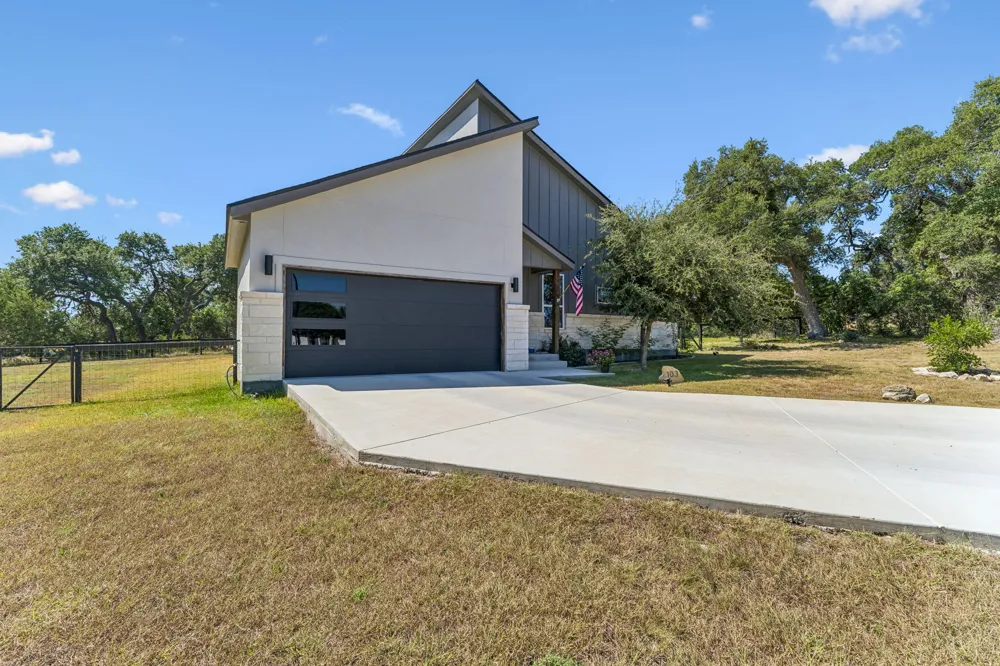 103 Hans Bell Blanco, TX 78606