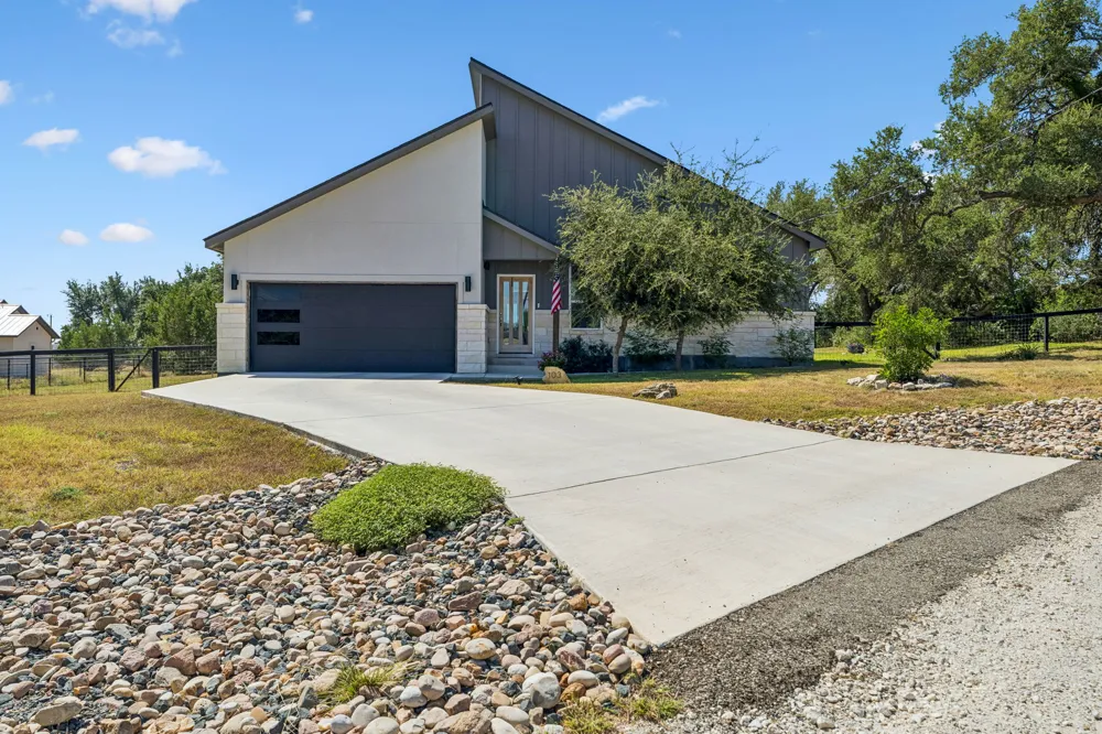 103 Hans Bell Blanco, TX 78606