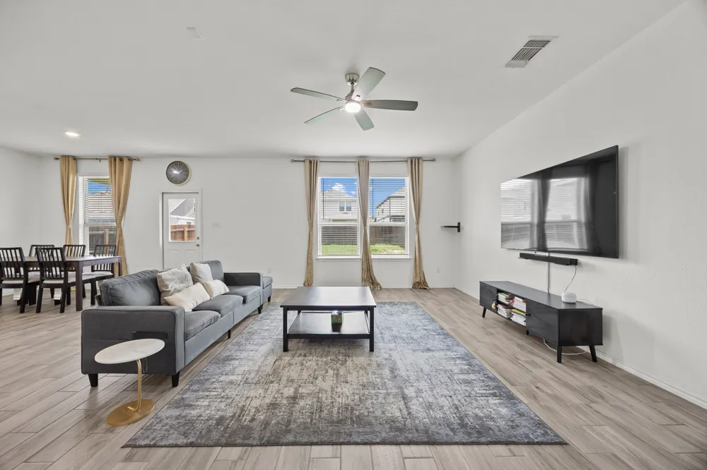 124 Banyon Drive Liberty Hill, TX 78642