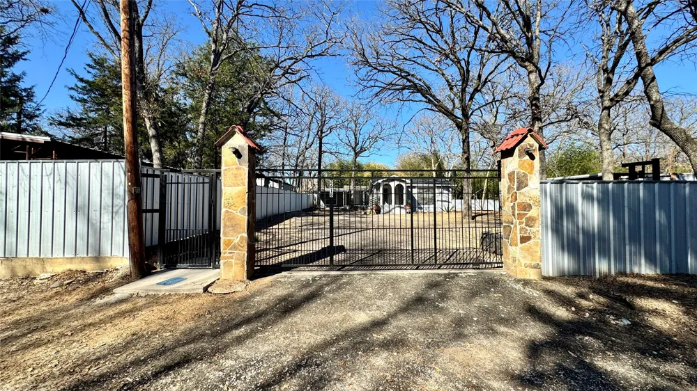 2618 Lakewood Drive Wills Point, TX 75169