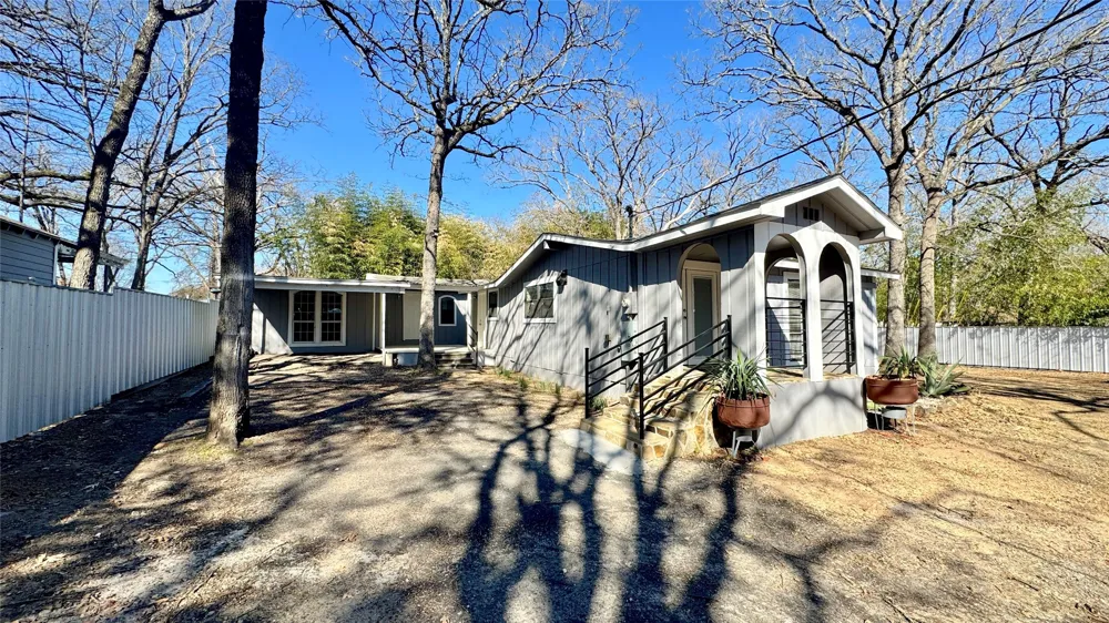 2618 Lakewood Drive Wills Point, TX 75169