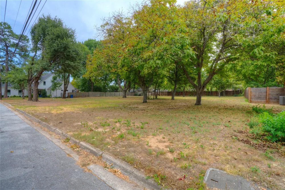 310 Blevins Street Grapevine, TX 76051