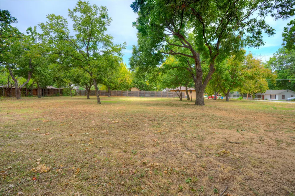 310 Blevins Street Grapevine, TX 76051