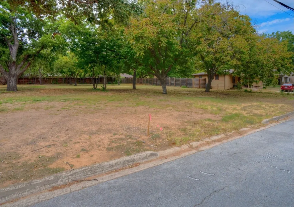 310 Blevins Street Grapevine, TX 76051