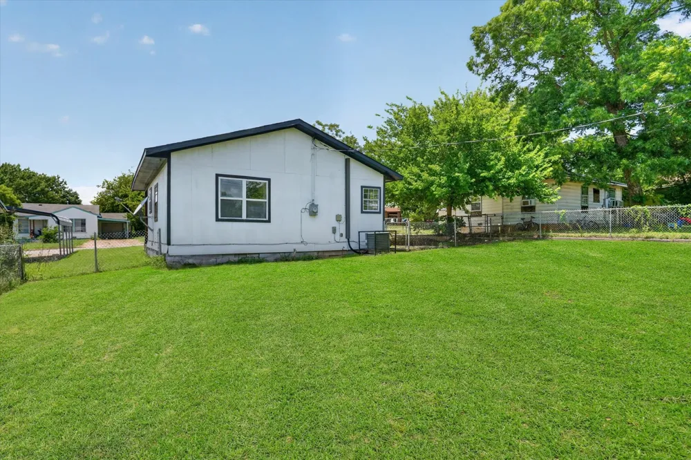 2007 SE 21st Avenue Mineral Wells, TX 76067