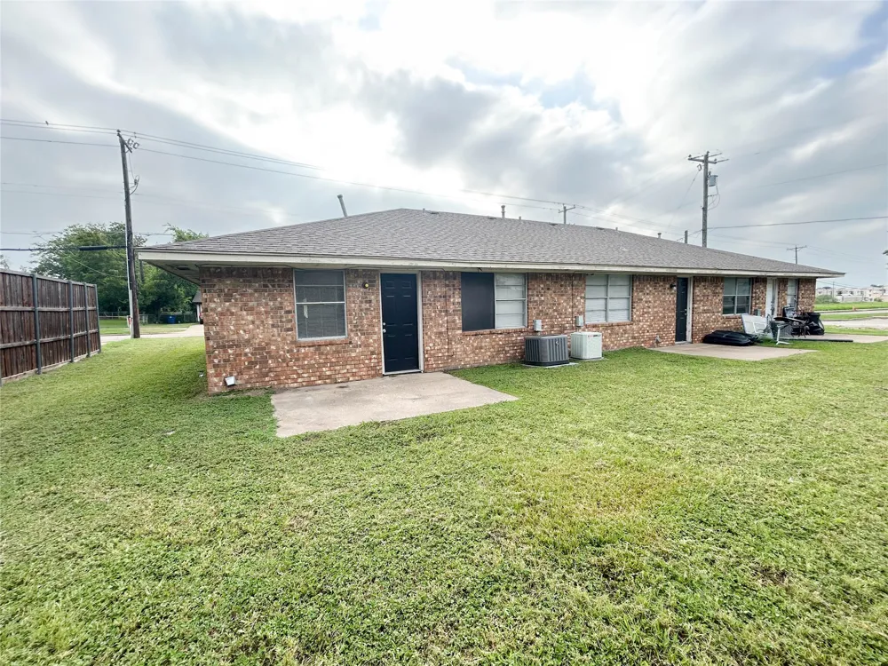 1603 S Hall Street #A Ennis, TX 75119