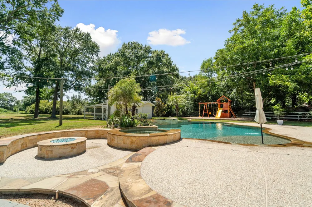9915 Hufsmith Kuykendahl Tomball, TX 77375