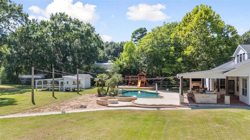 9915 Hufsmith Kuykendahl Tomball, TX 77375