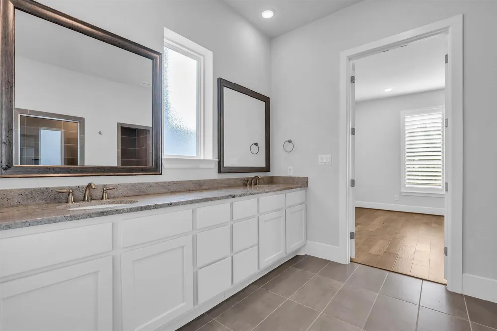16 Clearview Terrace Place The Woodlands, TX 77375