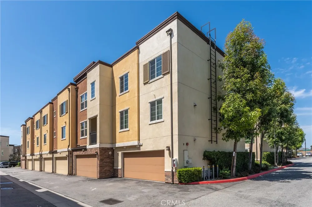 30 Eagles Nest South El Monte, CA 91733